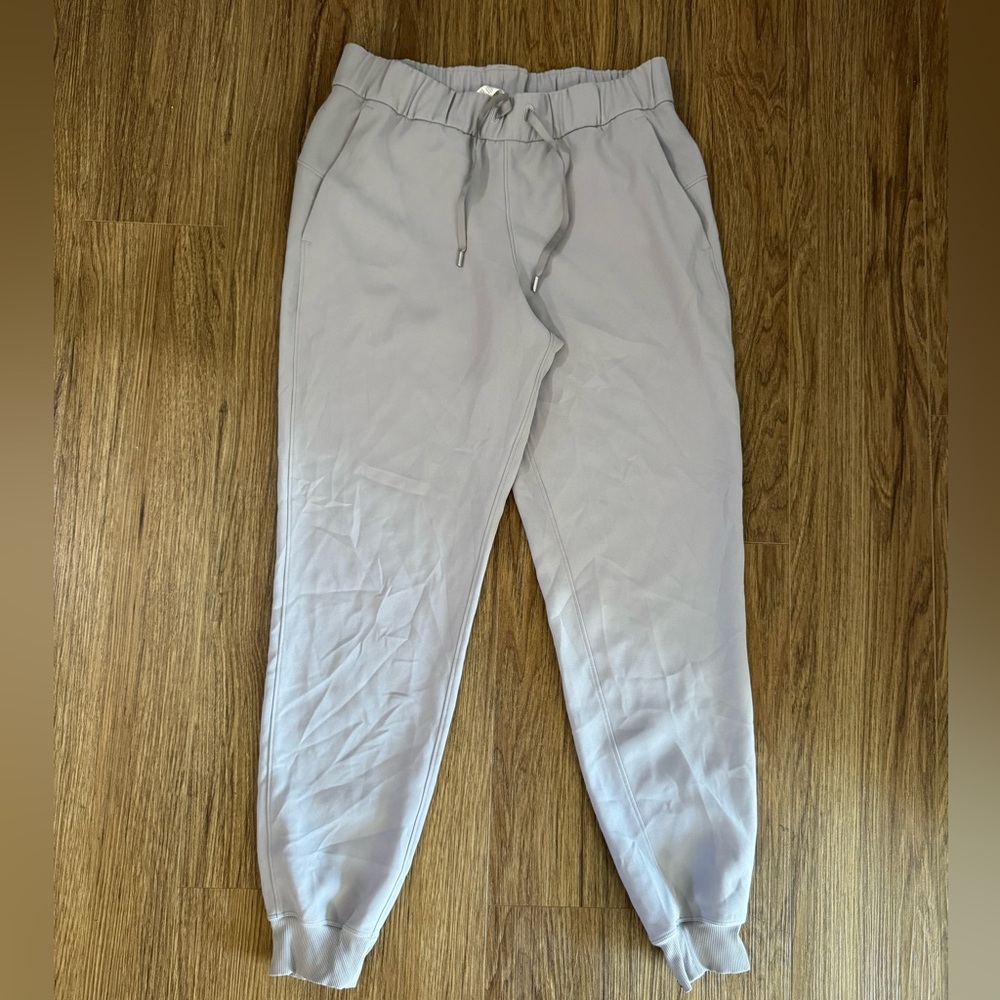 Lululemon on the fly joggers size 6 lavender purple